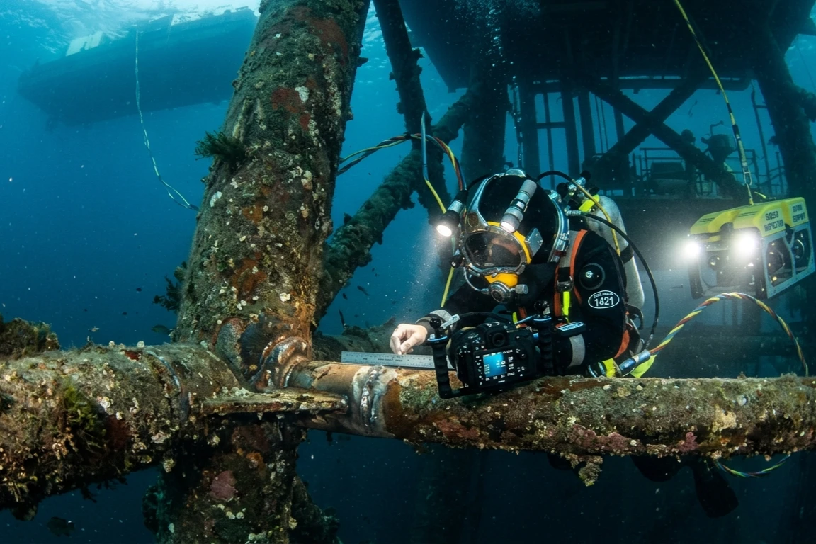 Kirby Ship Cleaning Professional Diver Underwater Underwater Services Hull Cleaning Diver Safety Brush Kart Cleaning services